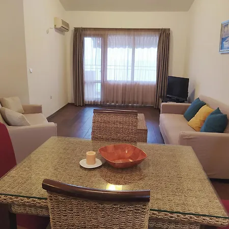 Visit Sunny Marina * ラヴダ