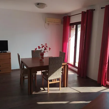 Visit Sunny Marina * ラヴダ